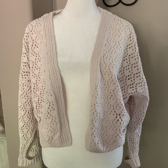 Elegant Small Cream Open-Knit Sweater - Picture 1 of 3